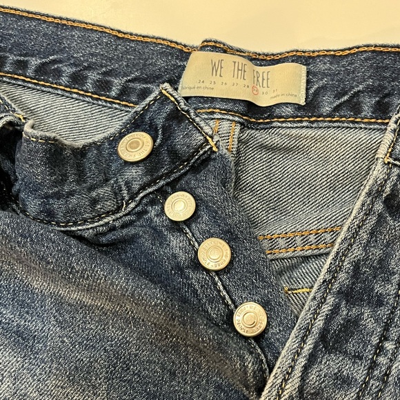 Free People We the Free Distressed Jean shorts. - Picture 2 of 10